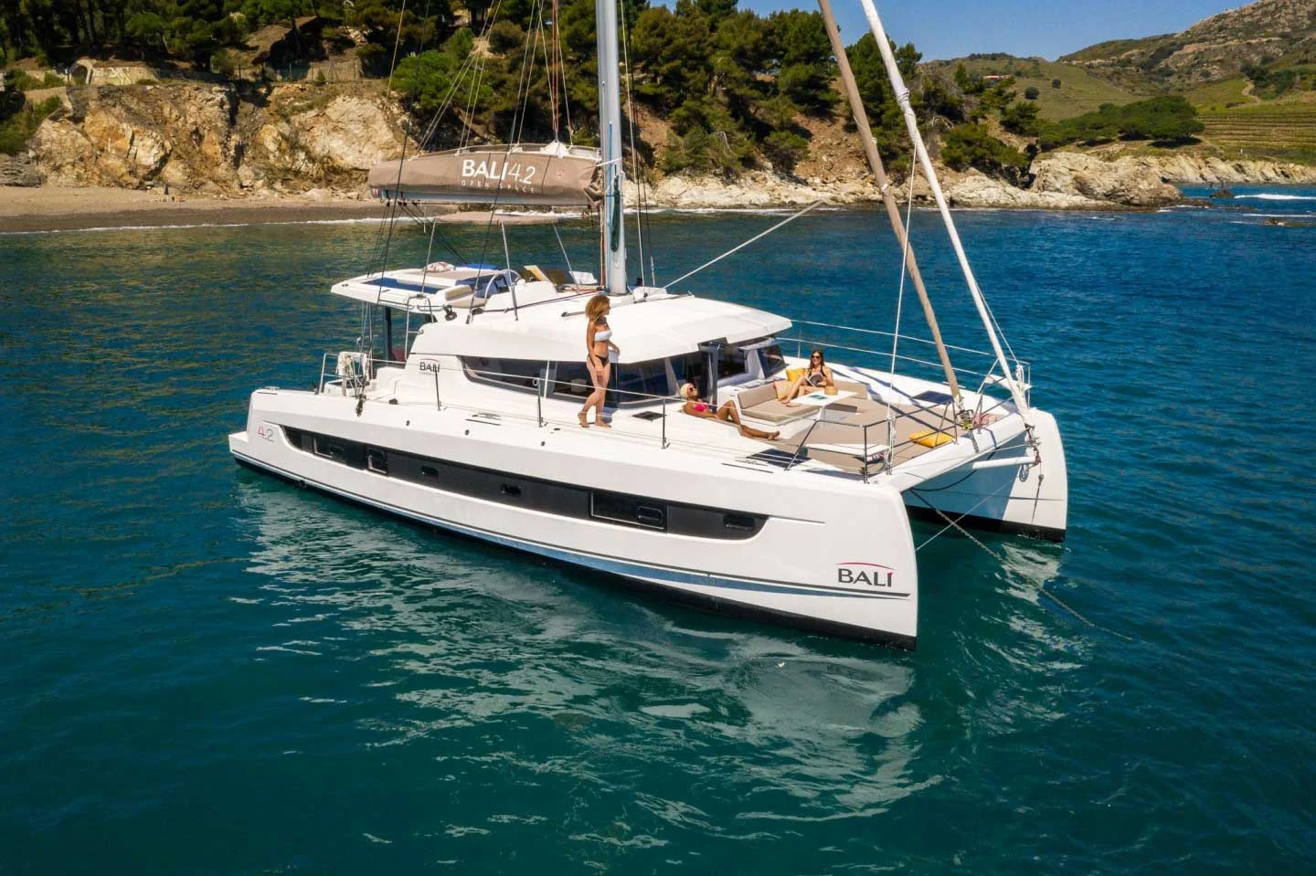 Queen Lizzy, a catamaran chartered by Queensland Yacht Charters