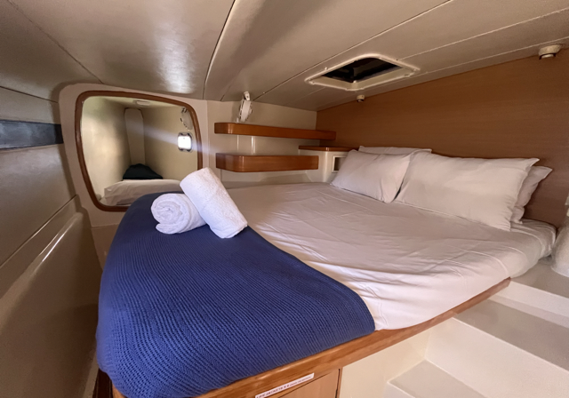 Aliara - Leopard 42 Sailing Catamaran For Hire — image 3