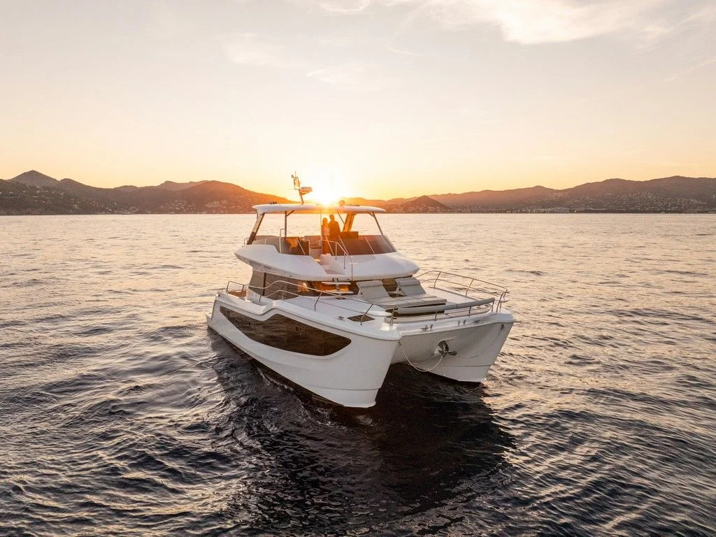 Ānanda, a catamaran chartered by Cumberland Charter Yachts