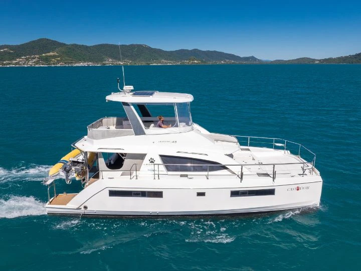 Castaway — Leopard 43.3, a catamaran chartered by Whitsunday Escape
