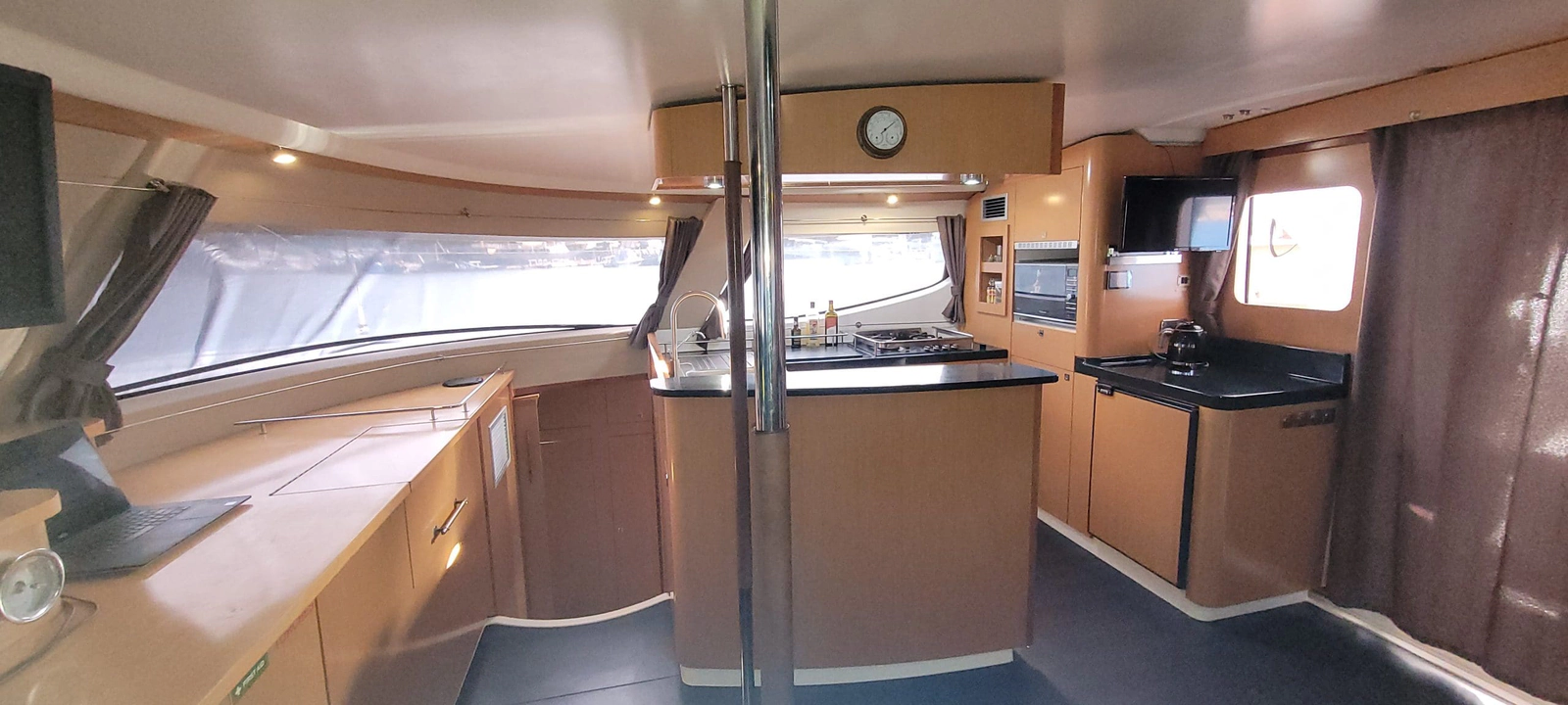 "Prime Time" Fountaine Pajot Salina, photo 6